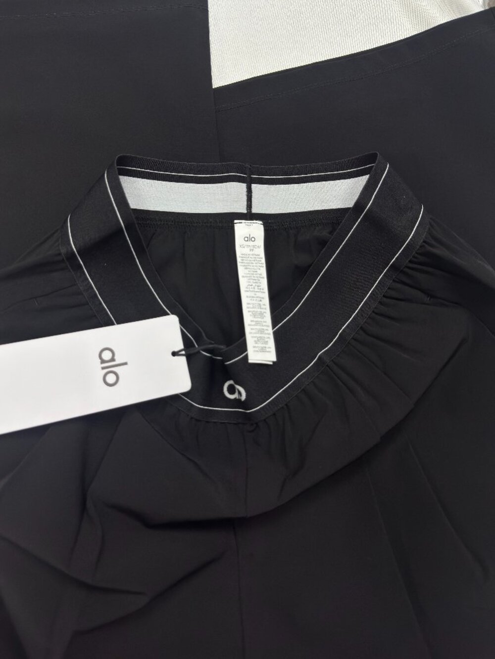Clean Girl Essential🥳ALO Yoga Suit Up Trouser Black Wide Leg Pants🎈NWT - Picture 4 of 8